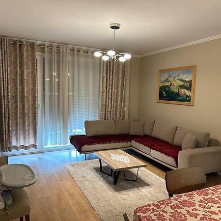 Family Friendly 2 Bedroom Apartment Eden Gardens Tirana City Center 外观 照片