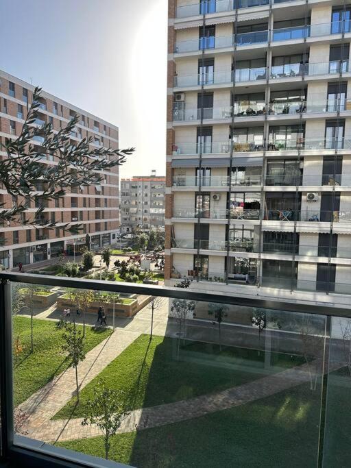 Family Friendly 2 Bedroom Apartment Eden Gardens Tirana City Center 外观 照片