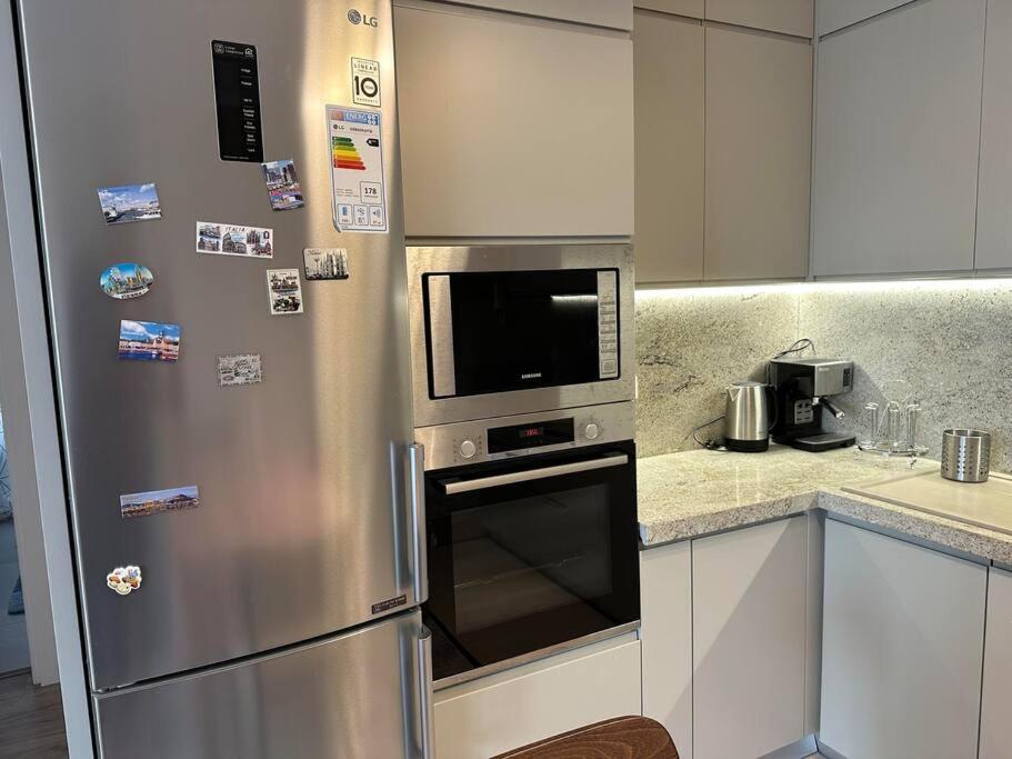 Family Friendly 2 Bedroom Apartment Eden Gardens Tirana City Center 外观 照片