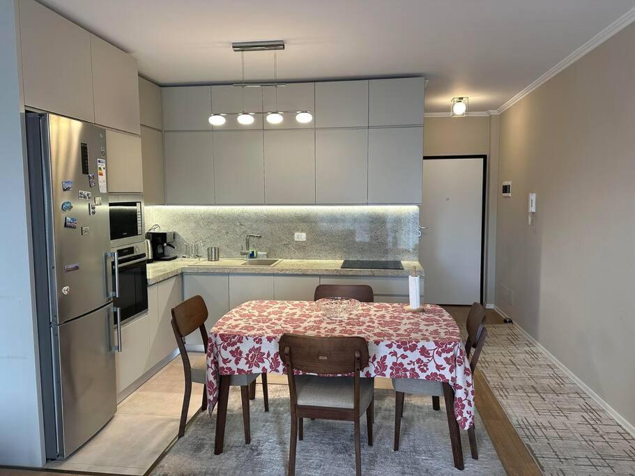 Family Friendly 2 Bedroom Apartment Eden Gardens Tirana City Center 外观 照片